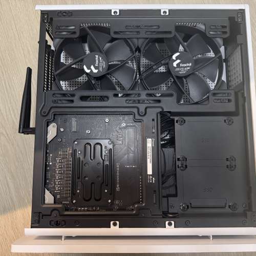 電腦主機 Mini-ITX, 7800X3D, 32G RAM, 2TB SSD, Windows 11 Pro