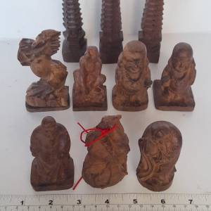 清理存貨。 一手十個沉香木雕刻擺件，原價每件150元，現清貨10件共售600元.。no.W2...