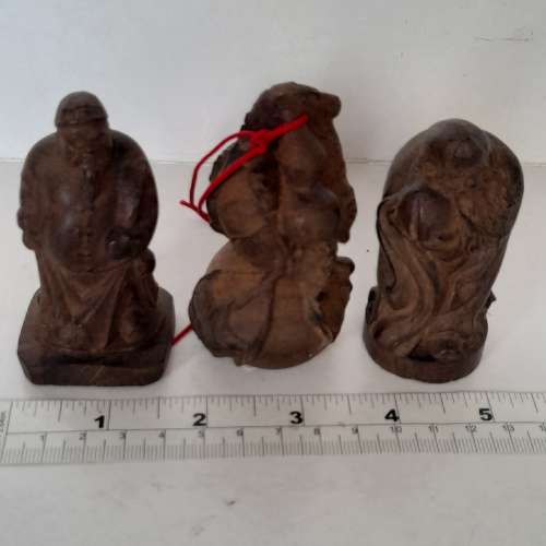 清理存貨。 一手十個沉香木雕刻擺件，原價每件150元，現清貨10件共售600元.。no.W2...