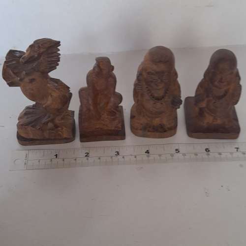 清理存貨。 一手十個沉香木雕刻擺件，原價每件150元，現清貨10件共售600元.。no.W2...