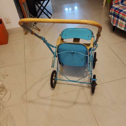 古董嬰兒車