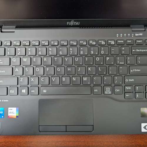 99% 新 Fujitsu U9311 laptop 16/512GB 超輕 ~900g (not thinkpad, Surface)