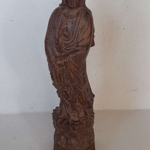 沉香木雕減價出售，一個十二寸高觀音，一對五寸畗貴象，及一套二件10寸長靈芝擺件，...