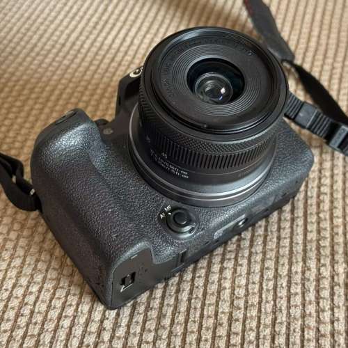 佳能r10 18-45鏡頭套機成色如圖冇任何問題，換相機咗出掉，拍照真係好好睇，有原裝...