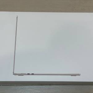 全新未激活未開封 MacBook Air 15“ M3 16GB RAM 256GB SSD 星光色