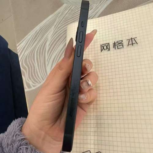 iPhone 13 512G，健康度100%，使用流暢。