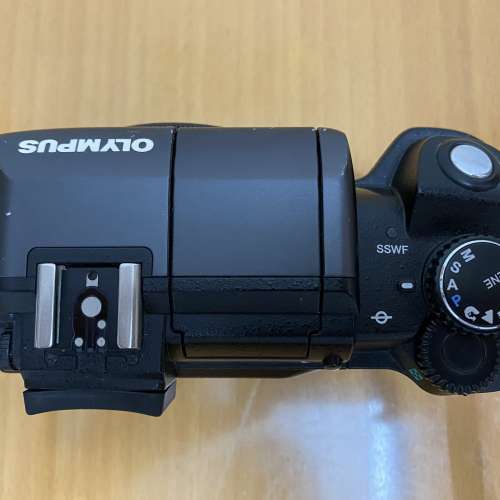 Olympus E-300 Kodak CCD