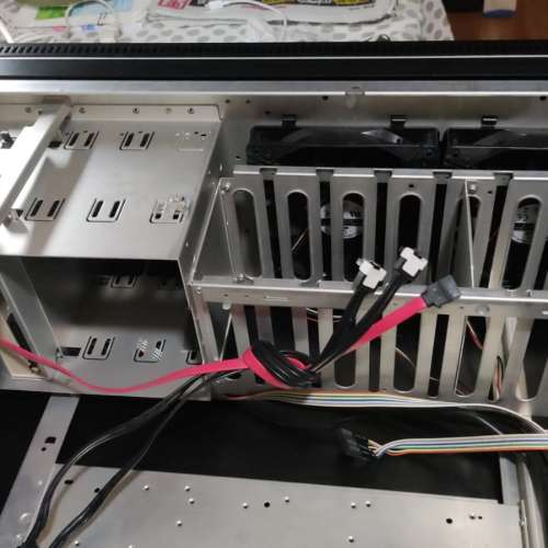 聯力 Lian-Li PC-A71F 鋁機箱