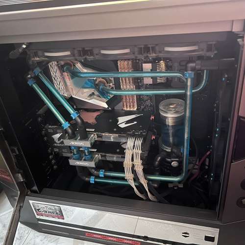 i7-9700K 32GB RAM 1080Ti x 2 SLI
