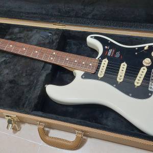 Fender American Performer Stratocaster (not Gibson  Ibanez Epiphone)