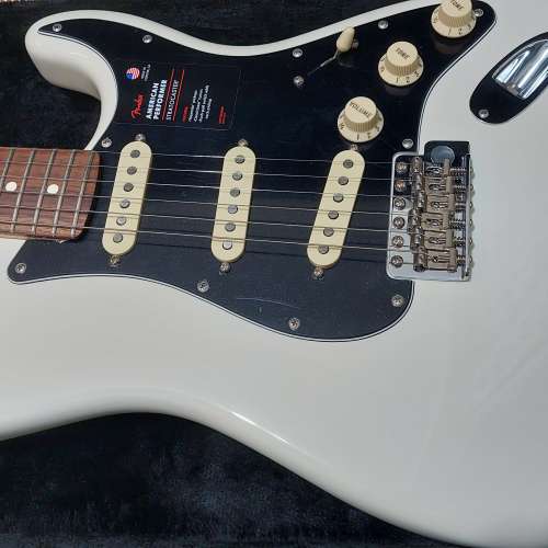 Fender American Performer Stratocaster (not Gibson  Ibanez Epiphone)