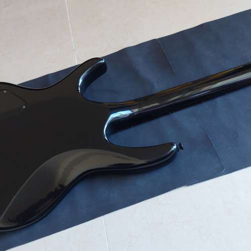 Hohner Headless guitar (not Fender  Gibson Epiphone)