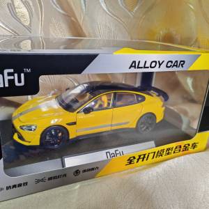 小米Su 7 ultra1：24限量版大尾翼多功能透明禮盒裝車模