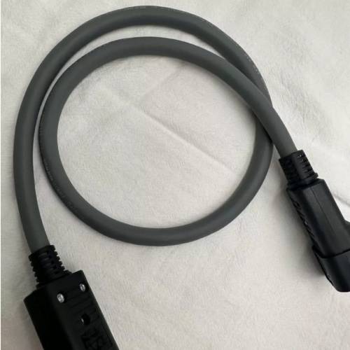 德國 Sommer c13-c14 電源線 （全新） N