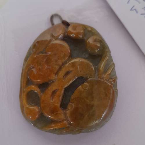 紅翡A玉吊墜，每件380元，買兩件送一件，三件共售760元。no.4.3.25