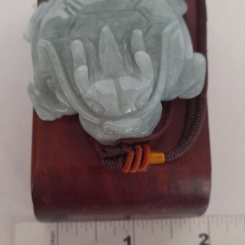多用途翡翠A玉大象/龍頭龜，長約兩吋，可以作小擺件連木座，手把件，吊件等用途。好...