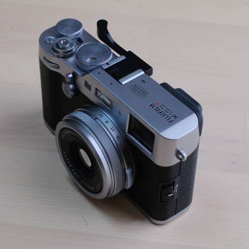 Fujifilm X100F 銀色，送配件，極少使用痕跡