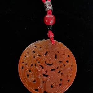 紅翡A玉吊墜，39x4mm，雙面雕刻，龍鳳呈祥，好工圓滑。no.4.3.25