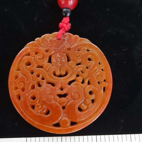 紅翡A玉吊墜，39x4mm，雙面雕刻，龍鳳呈祥，好工圓滑。no.4.3.25