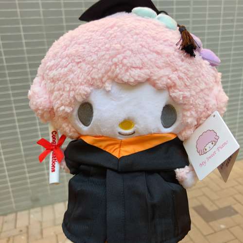預訂🌟正版sanrio piano畢業公仔 👋 收全數後訂做$259包公仔、畢業帽、畢業袍、畢業...