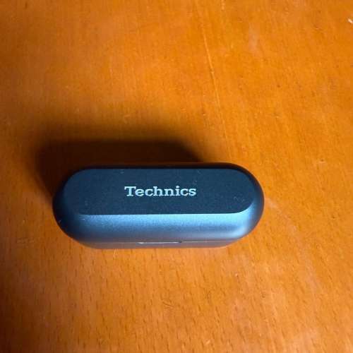 Technics 無線耳機EAH-AZ60，得返一隻耳機同個盒