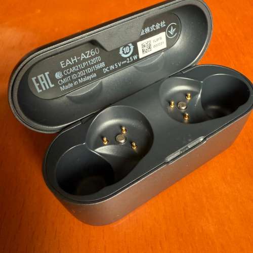 Technics 無線耳機EAH-AZ60，得返一隻耳機同個盒