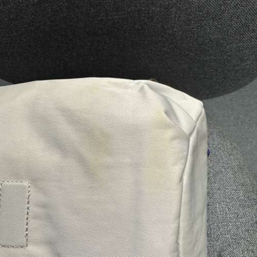 Doughnut 白色背囊，全新未用過，放得太耐有發黃