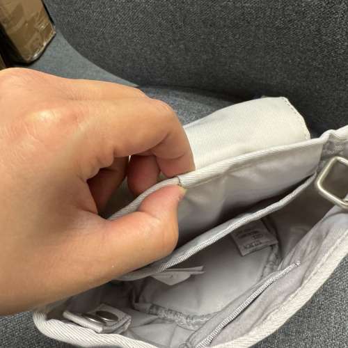 Doughnut 白色背囊，全新未用過，放得太耐有發黃