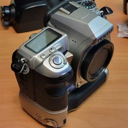 -賓得Pentax K-3 連直度銀色Premium Silver Edition+原廠AF360閃光燈+DA18-55鏡頭