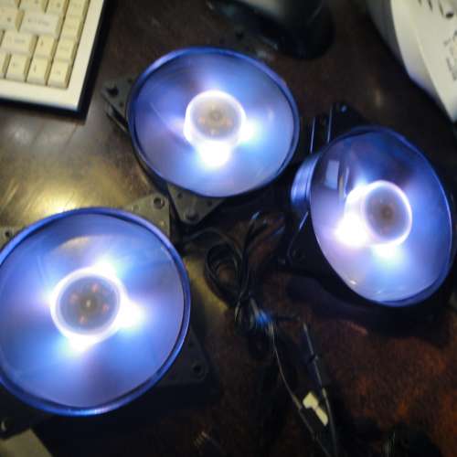 Cooler Master 三把12cm RGB 風扇 帶控制器