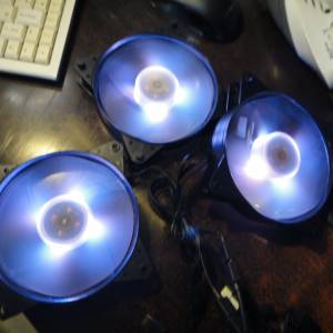 Cooler Master 三把12cm RGB 風扇 帶控制器