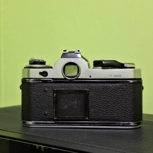 Nikon FE 菲林單反相機 功能一切正常