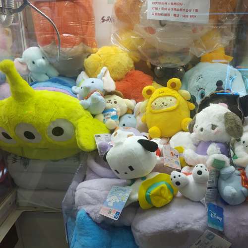 全新夾公仔機内的小熊維尼蜜糖熊攬枕頭