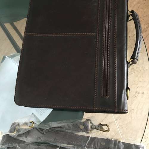 真皮名牌公事包