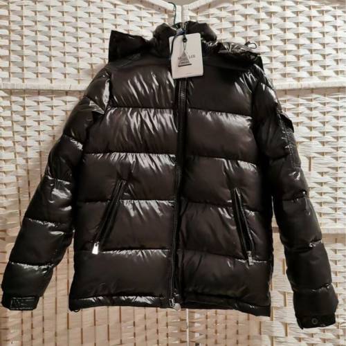 Moncler 黑色羽絨外套