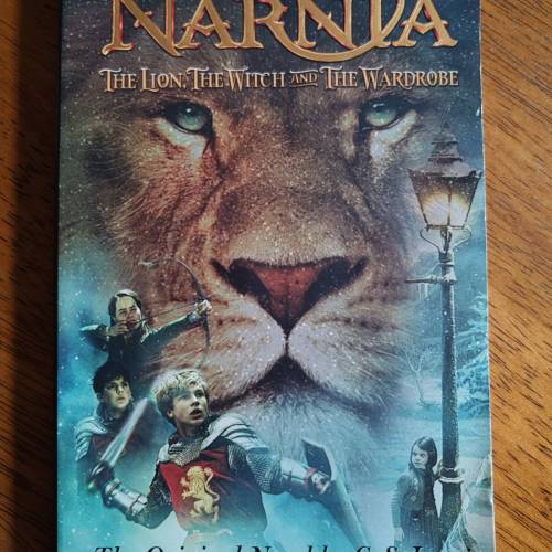 英文書: The Lion, The Witch and The Wardrobe