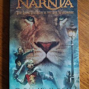 英文書: The Lion, The Witch and The Wardrobe