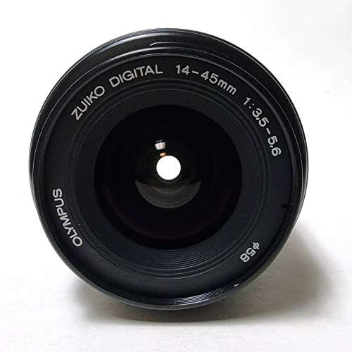 Olympus E-330 E330 + Zuiko Digital 14-45mm F3.5-5.6 Lens