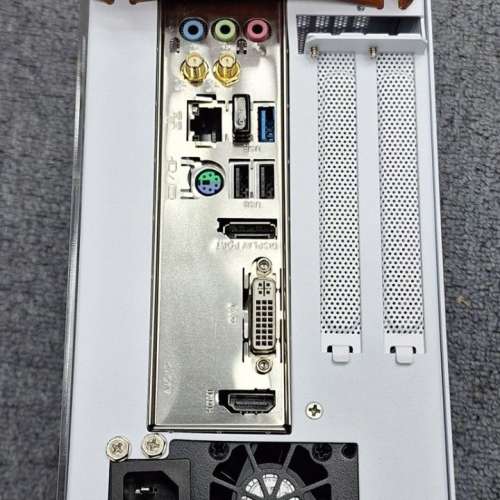 Intel i5 8500 CPU Asrock h310m-itx/ac 32GB DDR4 500GB Nvme Mini-itx itx 小機箱