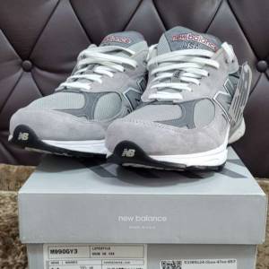 New Balance M990GY3