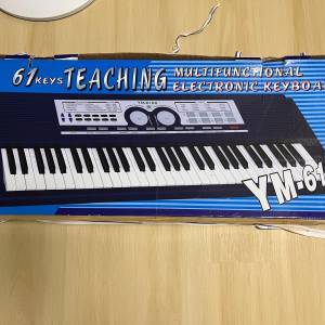 YM-6100 電子琴