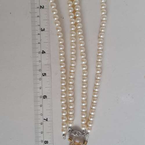 多用途日本人造養珠串，兩條加起約30寸,7mm，可作眼鏡繩。配上縮短扣加上珠吊墜是另...