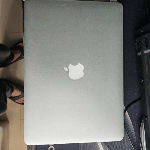 MacBook Air2015 Intel Core i5
13.3寸， 4GRAM,128G SSD