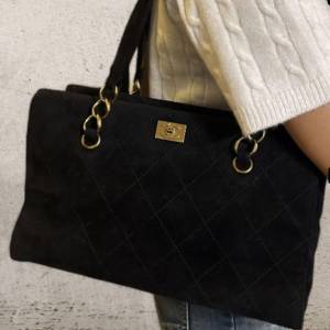 CHANEL黑色經典菱格麂皮托特包  Classic / Timeless Quilted Suede Tote Bag