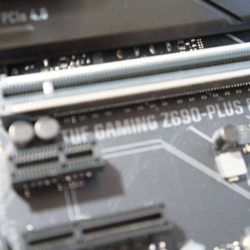 (新淨) ASUS TUF GAMING Z690-PLUS D4底板連背板