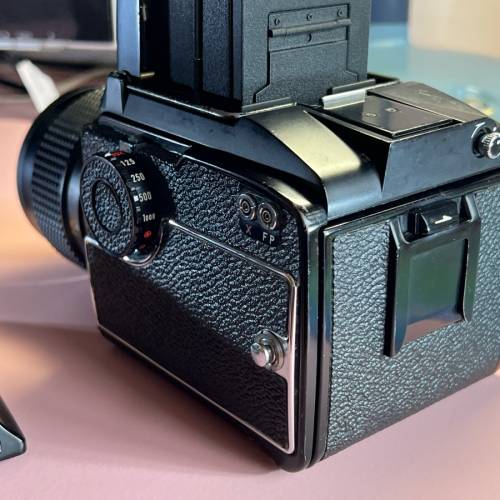 Mamiya 645 1000S + 80/1.9 + 210/4 + filter