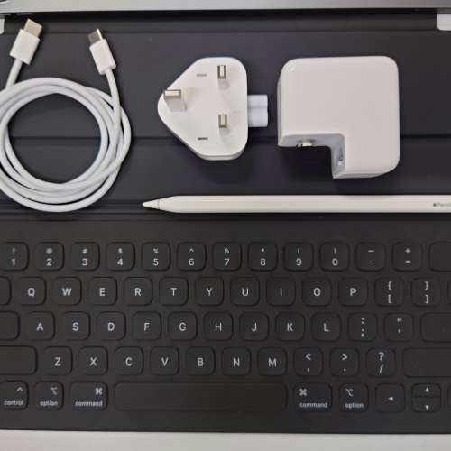 Apple iPad pro gen5 12.9' wifi+5G(*2TB*)連pencil 2及Smart Keyboard Folio(全套9...