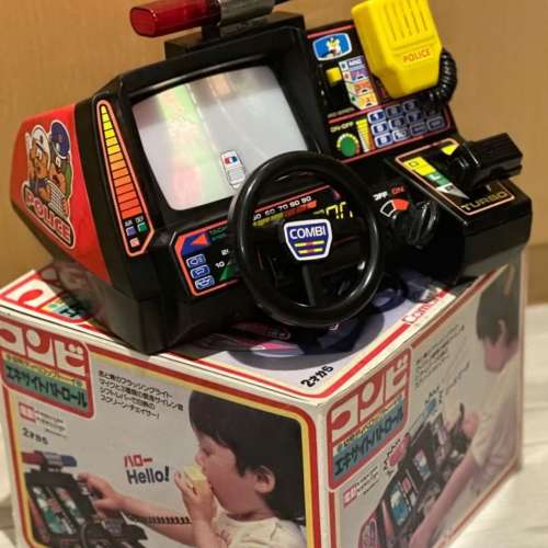 出售經典駕駛軚盤，除左可玩鴐駛外，仲有手咪可講野，有閃燈及響號，有意請pm我，謝謝