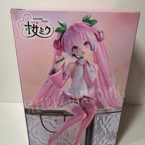 日本帶回 日本正版 Furyu 櫻初音 Sakura Miku 初音未來 2024 限定珍珠色 杯麵蓋 杯...