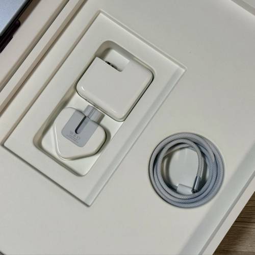 99%新港行高配天藍色13吋M4 Macbook Air 512ssd 24g ram 3月中購入仲可以加applecare